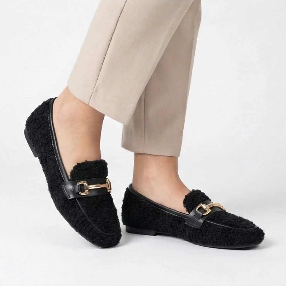 Black Teddy Bear Pump